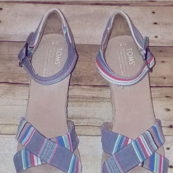 Tom's Denim Stripped Wedge Sandal Espadrille size 8 38.5 EU - Picture 3 of 6